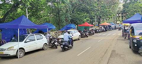 न्यायालय परिसर अतिक्रमणांच्या विळख्यात