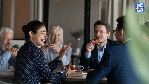 Viral News : ‘खाण्यासाठीच कमावतोय आणि इथे तुम्ही मला खायलाच नकार देता?’ भुकेल्या कर्मचाऱ्यानं बॉसला दिलं झणझणीत प्रतिउत्तर!