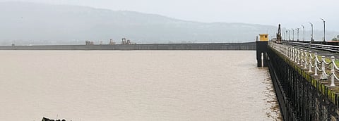 भाटघर धरण भरण्याच्या मार्गावर