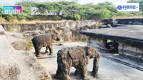 Hathikhana Caves Ambajogai: