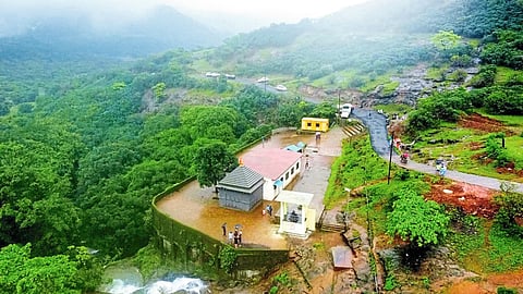 पर्यटनाचे हॉटस्पॉट ठरतेय प्राचीन कोंडेश्वर मंदिर