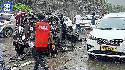 truck dash vehicles in adoshi tunnel