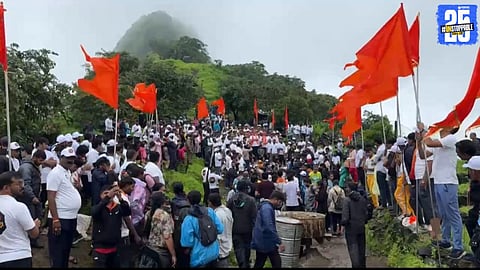 Thousands of Shivbhakts participate in Tikona Fort conservation campaign; leaders Jayant Patil and Shashikant Shinde grace the event.