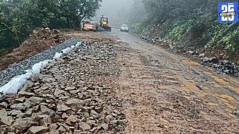 Mahabaleshwar-Tapola road cleared of landslide debris; route reopened for tourist traffic after safety measures completed.