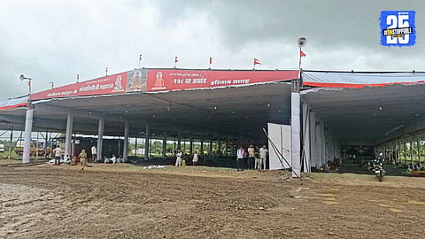 Devgaon Shani transforms into a spiritual hub as lakhs gather for the Gagangiri Maharaj week-long festival.