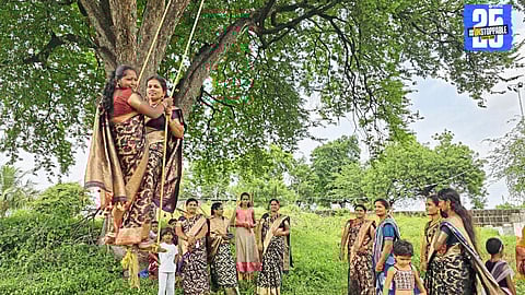 Devotees in Solapur offer milk to serpent idols while children enjoy the traditional “Anandacha Zoka” swings on Nag Panchami.
