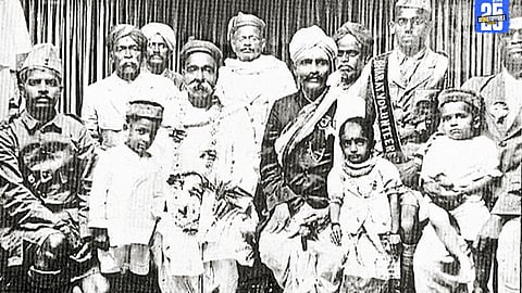 Lokmanya Tilak’s bail was secured with the help of his close friend Punyashlok Varad from Solapur, showcasing their strong historic bond.