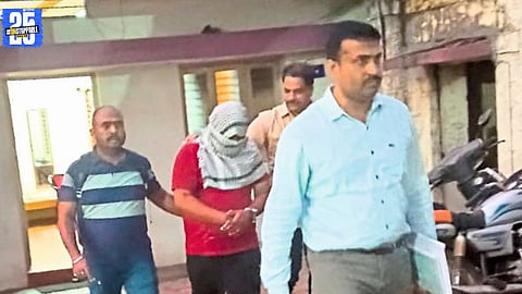 “Panvel police display seized evidence after arresting a fake tantrik in Hupari for ₹40 lakh black magic fraud.”