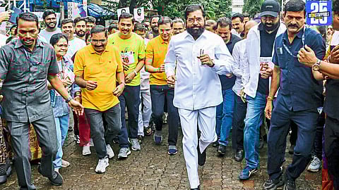Deputy CM Eknath Shinde meets Ghodewalya’s family in Srinagar, extending Shiv Sena’s full support.