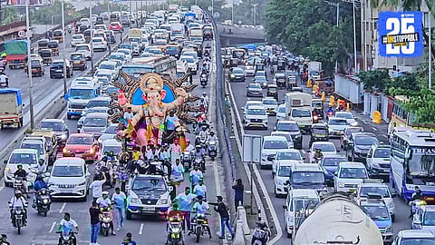 Mumbai Ganesh Aagman causes traffic jam