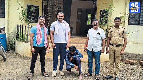 Umbarj police take a murder suspect into custody after a successful disguised operation.