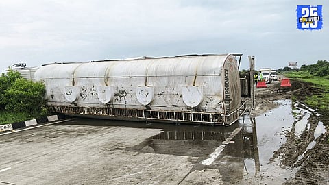 Officials at the site where a chemical tanker overturned near Mangalwedha, prompting a 7-hour alert.