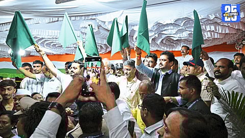 MP Ram Shinde welcomes Vande Bharat Express at Ahilyanagar station, marking a leap in passenger comfort and speed.