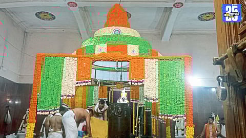 Devotees immersed in soulful Bhakti Sangeet at Shri Veeratapaswi Temple.