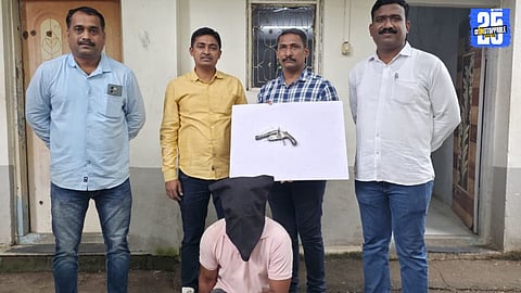LCB action: Two arrested with country-made pistol and sword in Maharashtra.