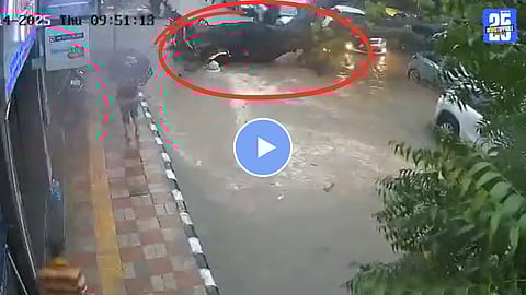 Delhi Rain Tree Collapse Kalkaji Accident cctv video viral