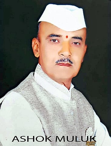 चास येथील सोसायटीच्या अध्यक्षपदी मुळूक