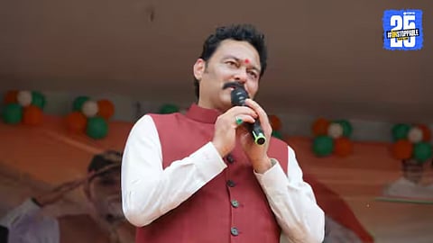 Video Viral: ''कटकारस्थान'', भाजप आमदाराने फडकावला उलटा तिरंगा; कोण आहेत संजय पाठक?