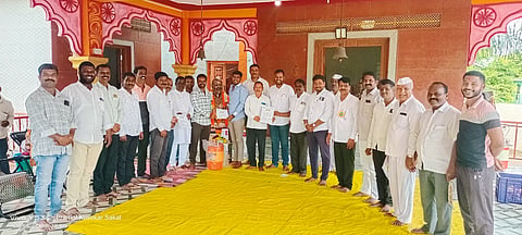 बाभुळसर बुद्रुकमध्ये १६० जणांचे रक्तदान