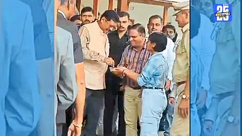 "Chief Justice wins hearts in Kolhapur with over two-hour long meeting at Circuit House."