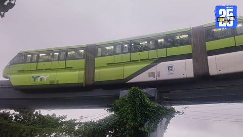Monorail: मुंबईत चालती मोनोरेल मध्येच अडकली! अग्निशमन दलाकडून रेस्क्यू ऑपरेशन सुरु