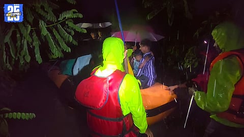 Rescue teams saved 30 citizens trapped in floodwaters during heavy rains in Raigad; operation continued till 3 AM.”