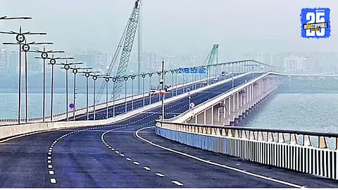 Atal Setu EV Toll Waiver : इलेक्ट्रिक वाहनांना अटल सेतूवर आजपासून टोलमाफी; पुणे-मुंबई एक्सप्रेस वे आणि 'समृद्धी' वरही दोन दिवसांत लागू 