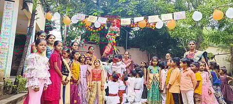 वाल्हे प्राथमिक शाळेत रंगला शैक्षणिक दहीहंडी उत्सव