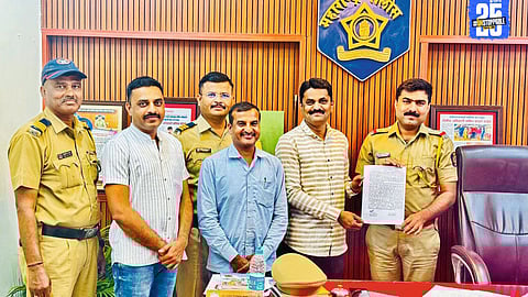 "Rahimatpur police team that helped recover ₹91,000 lost in cyber fraud – earning praise from citizens."