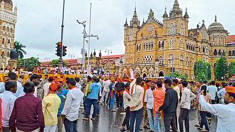मराठा बांधवांच्या मदतीला कॅप्टन आशीष दामले