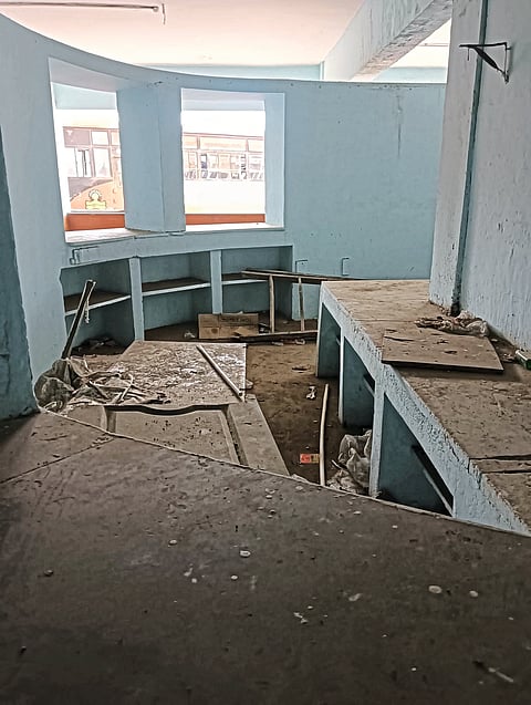 वल्लभनगर बसस्थानक समस्यांच्या गर्तेत