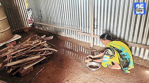 Mend villagers protest pending land allotment; action committee warns of Jalsamadhi.”