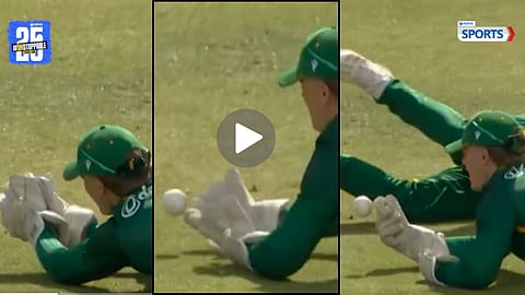 Ryan Rickelton Pulls Off Unbelievable Catch