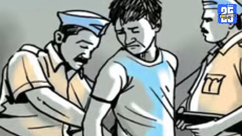 “Satara police display seized mobiles and four-wheeler after busting theft gang.”