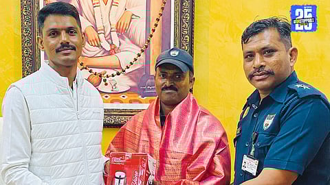 Shirdi Sai Darbar: Contract employee’s honesty wins praise from devotees and trust.