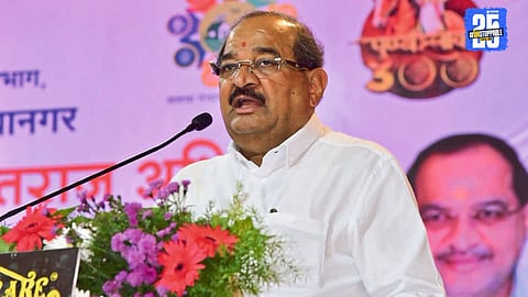 Minister Radhakrishna Vikhe Patil addressing a gathering in Ahmednagar, asserting his strong farmer roots while questioning Uddhav Thackeray’s work for farmers.
