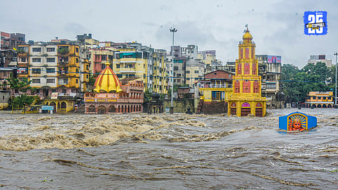 Nashik Rain Breaks Goda Ghat Submerged as Gangapur Dam Discharges Water