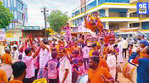 Devotees in Pathardi and Karjat bid farewell to Lord Ganesha with late-night visarjan processions."