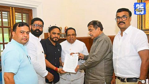 MP Wakchaure meets Union Minister Nitin Gadkari in Delhi over Nagar-Sambhajinagar road development demand.