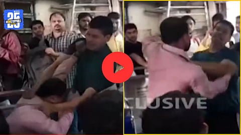 Mumbai Local Fight
