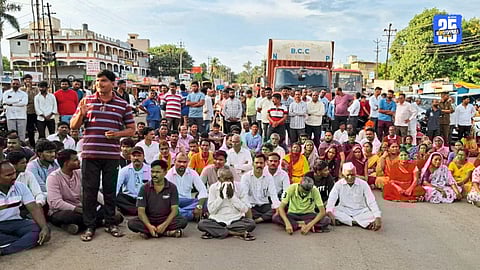 Tragic scene on Ahilyanagar-Savlivihir highway where six people lost their lives in just 12 days.