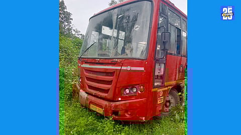 Mahagaon-Pali ST bus narrowly escapes tragedy after brake failure; driver hailed as hero.