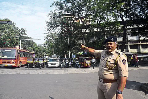 वाहतूकीचे नियम मोडणाऱ्यांवर करडी नजर