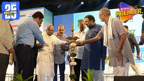 ’नाम फाऊंडेशन’चा दशकपूर्ती सोहळा उत्साहात संपन्न ; मा. नितीन गडकरी यांनी केलं नानांचं कौतुक 