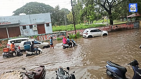 Streets of Solapur resemble rivers after 32.6 mm rainfall; drainage choked for 3 days.