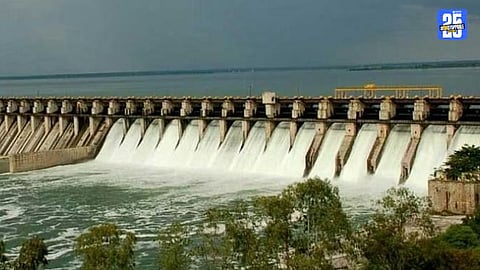 Ujani Dam: 123 TMC storage capacity, 41 gates, and a 3 km earthen bund – a true marvel of engineering.