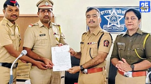 Dahiwadi Police Station honored with a certificate for becoming the first in the district to successfully recover a stolen mobile.