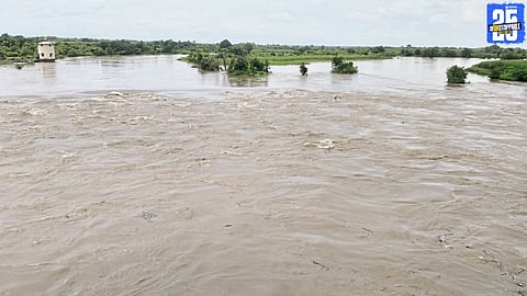 Flood situation worsens in Mohol taluka; four rivers including Bhima and Sina overflow.