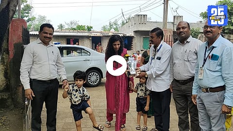 Nandurbar District Collector Dr. Mitali Sethi enrolling her twin children, Sabar and Shukar, at Tokartalav Anganwadi, setting an example by choosing government education over private schools.