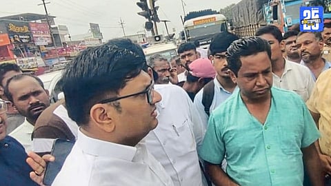 Prajakta Tanpure addressing media about upcoming agitation over unregulated heavy traffic.